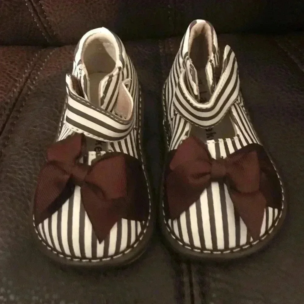 LITTLE GIRLS SZ 4 BROWN STRIPED SHOES - Picture 2 of 6